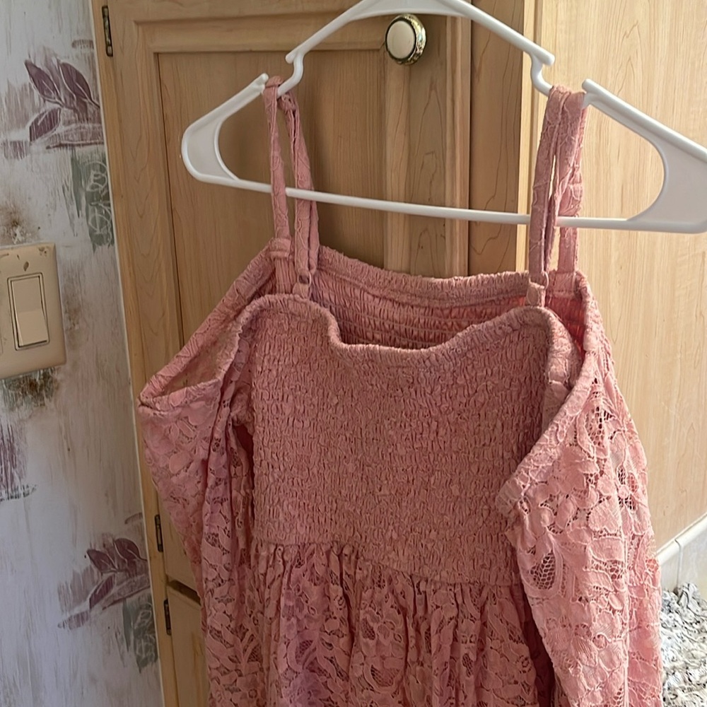 Torrid size 0 pink lace top